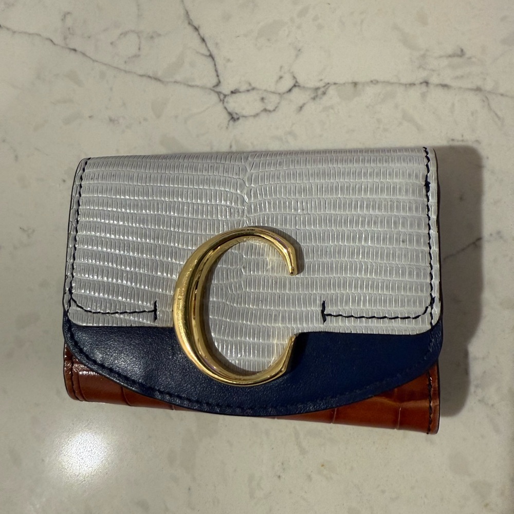 Chloé Small C Tri-Fold Wallet - Picture 3 of 7